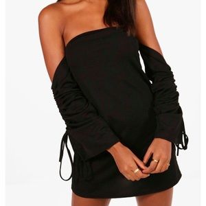 BLACK OFF THE SHOULDER DRESS
